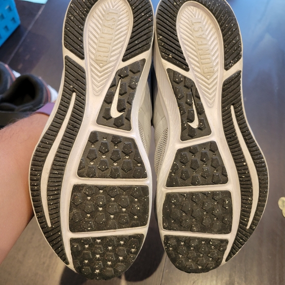 Kids Nike Shoes size 3 - Picture 4 of 4